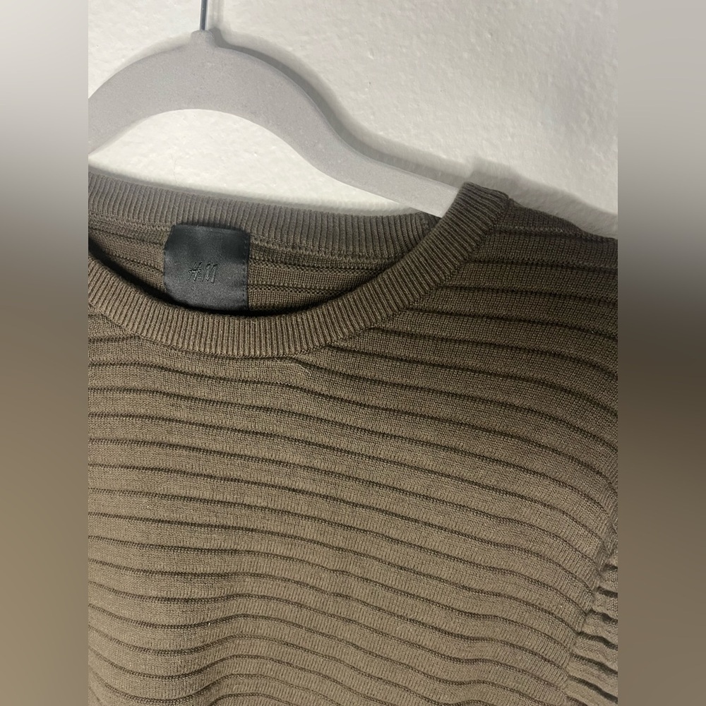 Men's Brown Ribbed Sweater - Picture 2 of 3